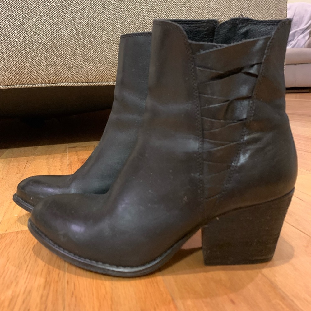 Black Cow Hide Leather Pointy Toe Boho Boots